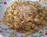 Foto del paso 3 de la receta: Col rehogada al curry  con nueces