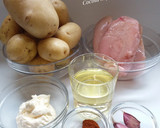 Foto del paso 1 de la receta: Pechuga de pollo frita con guarnición de patatas con mayonesa y