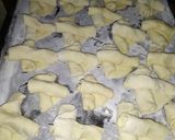 Foto del paso 5 de la receta: Pan con grasa o cuernitos en panetera