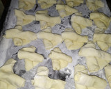 Foto del paso 5 de la receta: Pan con grasa o cuernitos en panetera