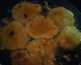 A picture of step 2 of Fried savoury pancake.