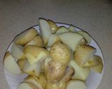 Foto del paso 1 de la receta: Papas con cebolla y chile morrón