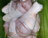 Foto langkah ke 1 dari resep Ayam goreng tepung.