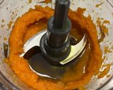 Foto del passaggio 1 della ricetta Ciambellone bicolor con zucca e cioccolato 🎃🍫