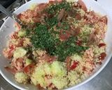 Une image de l'étape 14 de Salade de semoule aux tomates, concombre, poivrons et lomo.