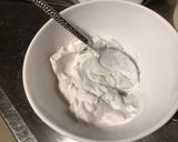 Une image de l'étape 4 de Crevettes marinées oignons de roscoff, ail fumé, citron vert, menthe et coco.