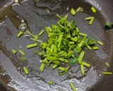 A picture of step 3 of Cheese chilli dip.