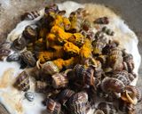 Gambar langkah 4 resipi Siput Sedut Masak Lemak.