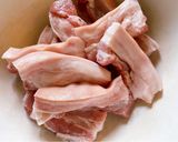 รูปขั้นตอนการทำที่ 1 ของ สามชั้นส้ม 🥓🌶🧄