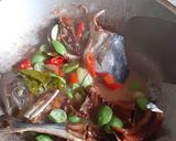 Foto langkah ke 3 dari resep Tumis ikan asin Pete.