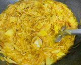 A picture of step 6 of Namkeen Seviyan (vermicelli).