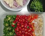 Foto langkah ke 3 dari resep Ayam Suwir Sambal Matah.
