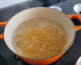 Foto del paso 3 de la receta: Espaguetis con rape y alga nori