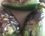 Foto del paso 3 de la receta: Chile relleno en caldo