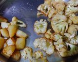 गोभी आलू मटर सब्जी (बिहारी स्टाइल) (Gobhi Aloo Matar Sabji Recipe In Hindi) रेसिपी चरण 2 फोटो