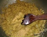 A picture of step 2 of Moong dal halwa.