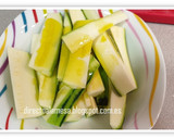 Foto del paso 3 de la receta: Bastones de calabacín con parmesano