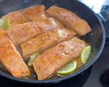 Foto del paso 7 de la receta: Salmón con soja, miel y limón