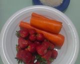 Foto langkah ke 1 dari resep Jus wortel strawberry.