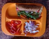 A picture of step 5 of Paneer Egg wrap with veggies.
