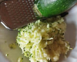 Foto del paso 1 de la receta: Pan de calabacín y chía con harina de almendras al microondas