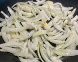 洋蔥炒豆苗 / 銅板家常菜的食譜步驟2照片