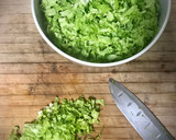 Foto del paso 9 de la receta: Rosas hojaldradas de salmón marinado con tapenade casero & ensalada de mango y feta —Cena Cookpad—