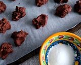 Une image de l'étape 3 de Chocolat Thumbprint Cookies !!.