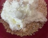 A picture of step 1 of Banana nutella oats.