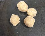 A picture of step 2 of Sabudana pakoda.