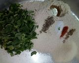 A picture of step 2 of Spring onion paranthe.