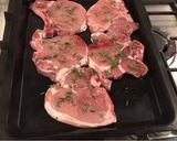 Foto del paso 1 de la receta: Chuletas a las finas hierbas y pimienta