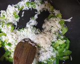 Foto del paso 3 de la receta: Arroz basmati al curry con pimiento verde