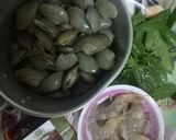 รูปขั้นตอนการทำที่ 1 ของ ผัดหอยลายพริกเผา 🐚🐚