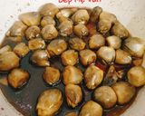 Hình bước làm 3 của món Nấm rơm kho nước tương