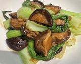 รูปขั้นตอนการทำที่ 5 ของ ผัดกวางตุ้งไต้หวันเห็ดหอมน้ำมันหอย 🥬🍄