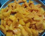 A picture of step 1 of Mango Lassi.