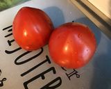Une image de l'étape 3 de Salade de laitue tricolore,tomate cœur de bœuf,thon fumé et petits oignons.