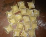 Foto del paso 4 de la receta: Ravioles de ricota y queso