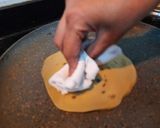 A picture of step 3 of Masala Papad.