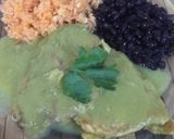 Foto del paso 3 de la receta: Tortitas de carne en chile verde