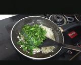 ফ্লাফি স্পিন্যাচ চীজ অমলেট রেসিপি ধাপ - 4 ছবি