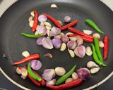 รูปขั้นตอนการทำที่ 1 ของ น้ำพริกไข่ต้ม
