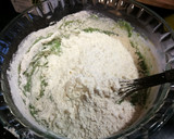 Foto del paso 2 de la receta: Buñuelos con alga espirulina en 10 minutos