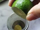 Air detoks beri biru dan limau