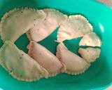 A picture of step 7 of D shape samosa.