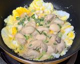 A picture of step 5 of Soft Oyster Omelet (Restaurant Style).