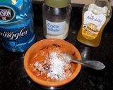 Foto del paso 4 de la receta: Kaki flambeado con wiski, coco rallado y salsa de maracuyá