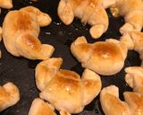 Foto del paso 9 de la receta: Medialunas de manteca