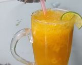 A picture of step 2 of Mango Mozitto.
